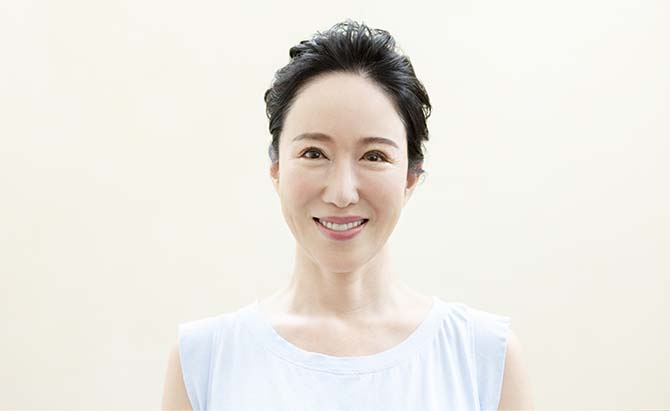 まぶた・目尻・目の下一気に集中ケア!ハリツヤ肌にこだわる女性におすすめ「金のアイケアクリーム」
