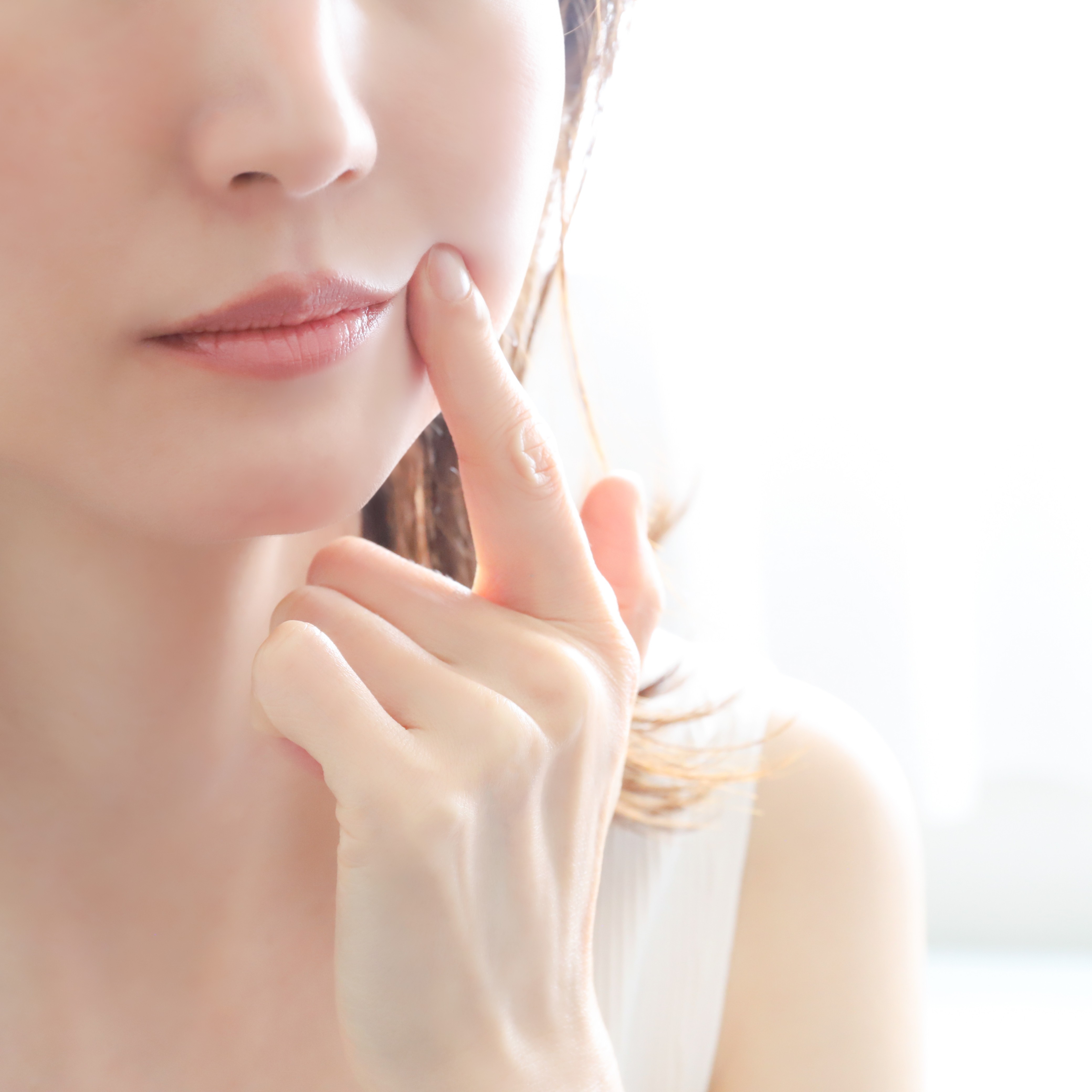 口周りが乾燥する原因と対策5選！口の周りの粉吹きにお悩みの方は必見