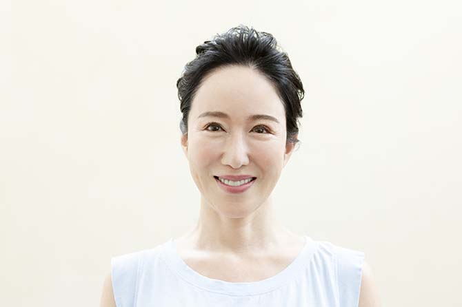 まぶた・目尻・目の下一気に集中ケア!ハリツヤ肌にこだわる女性におすすめ「金のアイケアクリーム」